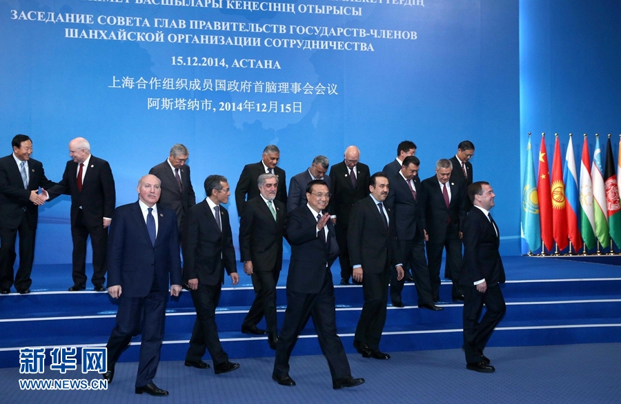 12月15日，中國(guó)國(guó)務(wù)院總理李克強(qiáng)在阿斯塔納出席上海合作組織成員國(guó)政府首腦理事會(huì)第十三次會(huì)議。 新華社記者 龐興雷 攝