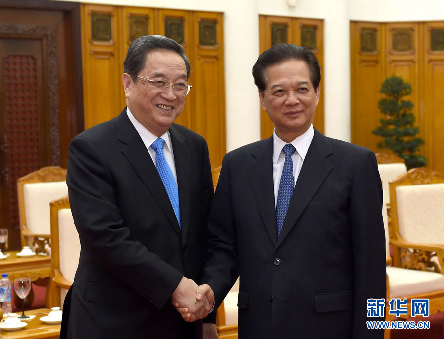 12月25日至27日，中共中央政治局常委、全國(guó)政協(xié)主席俞正聲對(duì)越南進(jìn)行正式訪問(wèn)。這是12月26日，俞正聲在河內(nèi)會(huì)見越南政府總理阮晉勇。 新華社記者馬占成攝