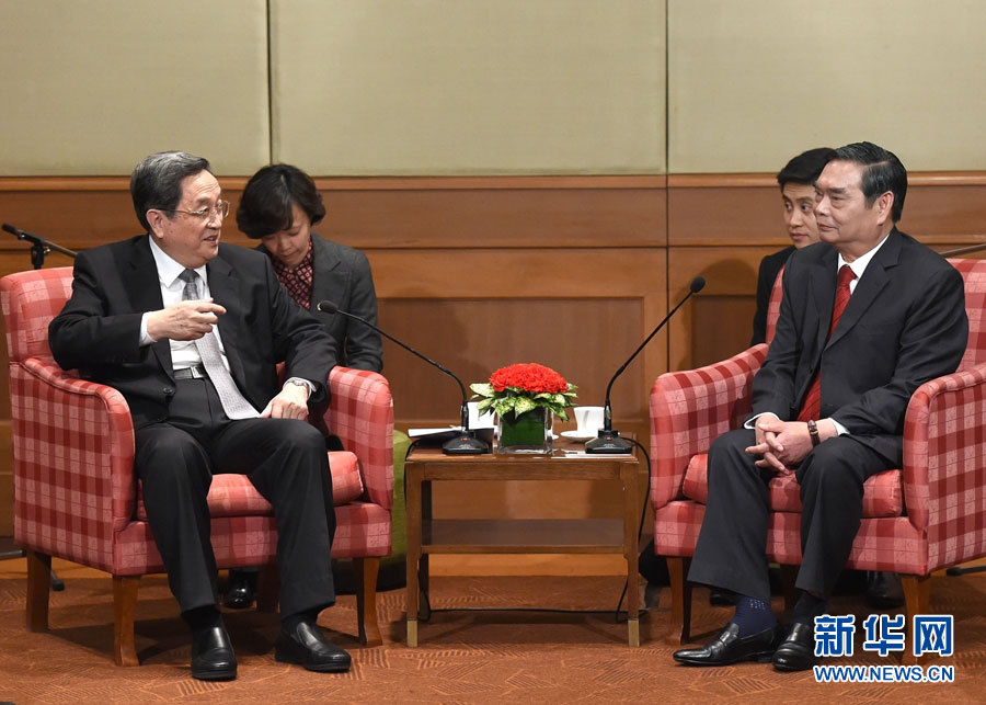 12月25日至27日，中共中央政治局常委、全國(guó)政協(xié)主席俞正聲對(duì)越南進(jìn)行正式訪問(wèn)。這是12月25日，俞正聲在河內(nèi)會(huì)見越共中央書記處常務(wù)書記黎鴻英。 新華社記者劉建生攝