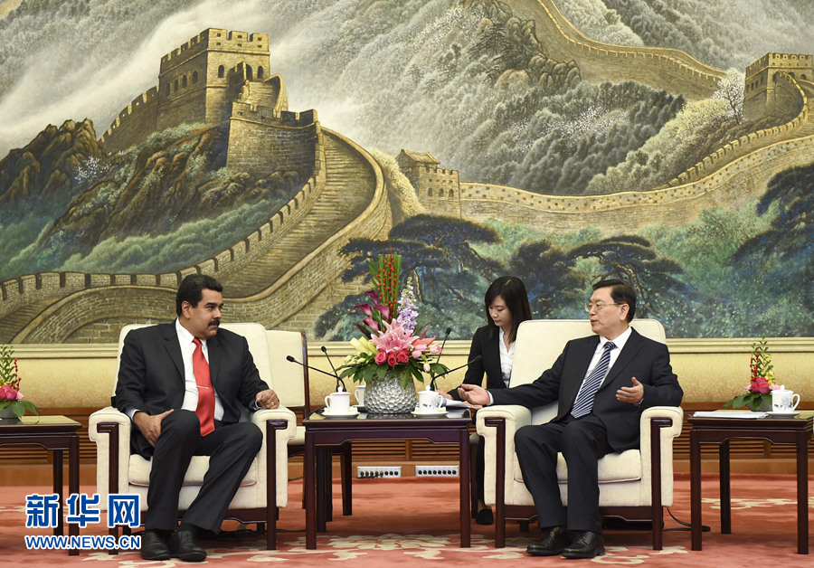 1月8日，全國人大常委會委員長張德江在北京人民大會堂會見委內(nèi)瑞拉總統(tǒng)馬杜羅。 新華社記者 張鐸 攝 