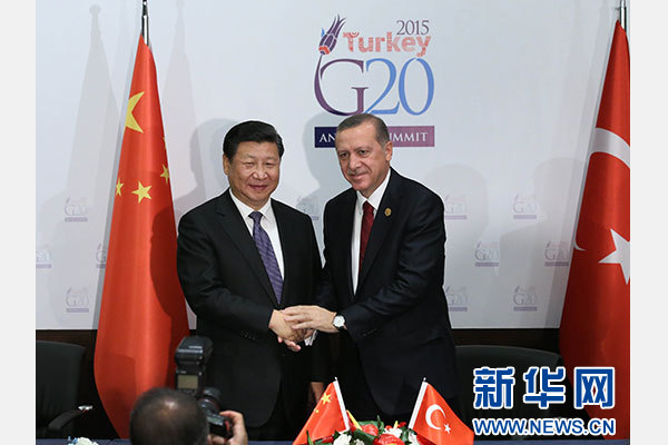 當(dāng)?shù)貢r(shí)間11月14日，國(guó)家主席習(xí)近平在土耳其安塔利亞會(huì)見(jiàn)土耳其總統(tǒng)埃爾多安。 新華社記者 龐興雷 攝