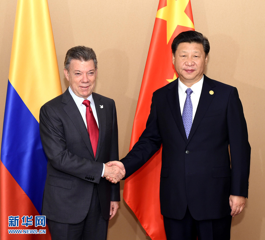 11月18日，國家主席習近平在菲律賓馬尼拉會見哥倫比亞總統(tǒng)桑托斯。 新華社記者 饒愛民 攝