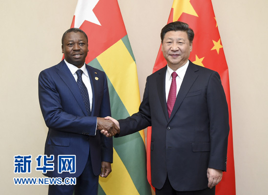 12月3日，國家主席習近平在約翰內(nèi)斯堡會見多哥總統(tǒng)福雷。新華社記者 謝環(huán)馳 攝 