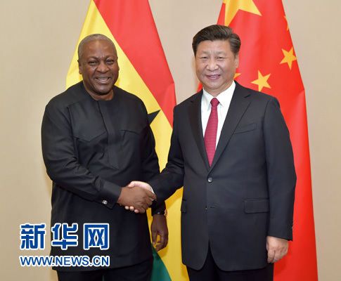 12月3日，國(guó)家主席習(xí)近平在約翰內(nèi)斯堡會(huì)見加納總統(tǒng)馬哈馬。新華社記者 李濤 攝 

