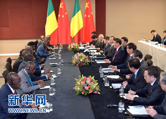 12月3日，國家主席習近平在約翰內(nèi)斯堡會見馬里總統(tǒng)凱塔。新華社記者 李濤 攝