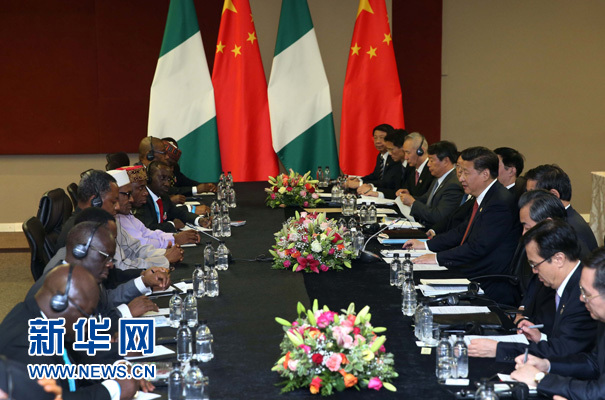 12月4日，國(guó)家主席習(xí)近平在約翰內(nèi)斯堡會(huì)見尼日利亞總統(tǒng)布哈里。 新華社記者 龐興雷 攝 