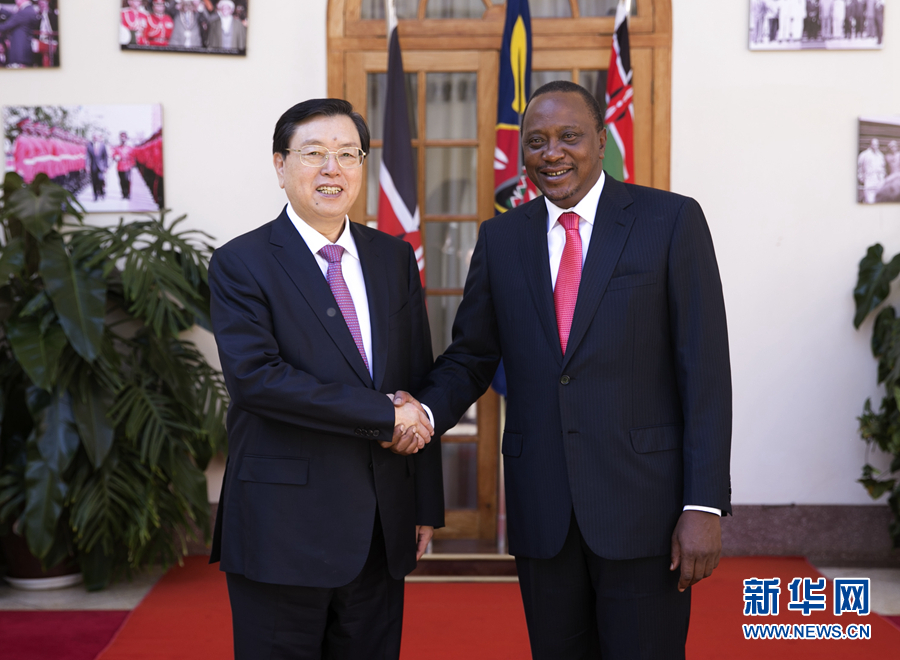 3月23日至26日，全國人大常委會委員長張德江對肯尼亞進行正式友好訪問。這是3月24日，張德江在肯尼亞首都內(nèi)羅畢會見肯尼亞總統(tǒng)肯雅塔。 新華社記者馬占成攝