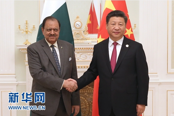 6月23日，國(guó)家主席習(xí)近平在塔什干會(huì)見巴基斯坦總統(tǒng)侯賽因。新華社記者馬占成攝