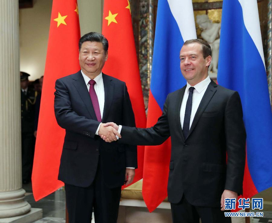 7月4日，國家主席習(xí)近平在莫斯科會(huì)見俄羅斯總理梅德韋杰夫。新華社記者 劉衛(wèi)兵 攝