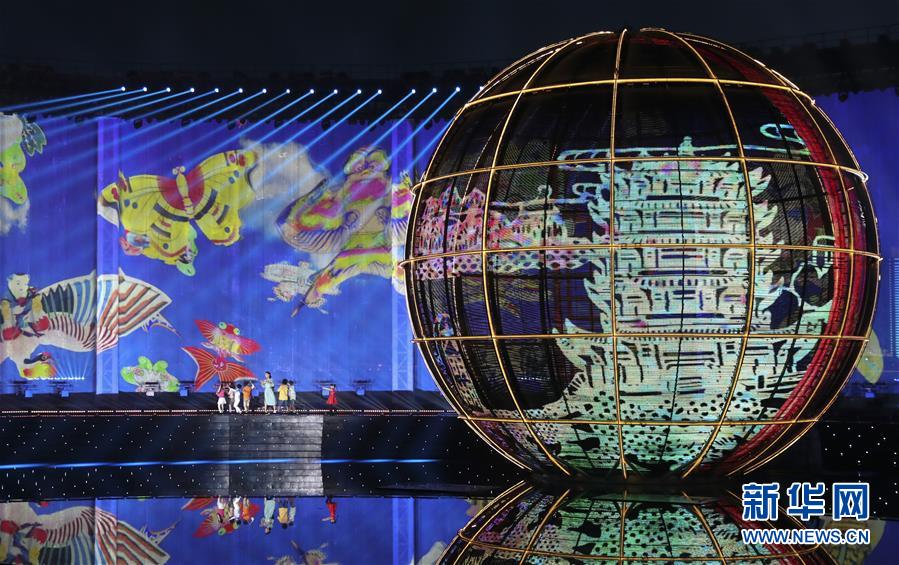 （新華全媒頭條&middot;上合青島峰會&middot;圖文互動）（3）攜手前進，開啟上合發(fā)展新征程 &mdash;&mdash;習近平主席主持上合組織青島峰會 并舉行系列活動紀實