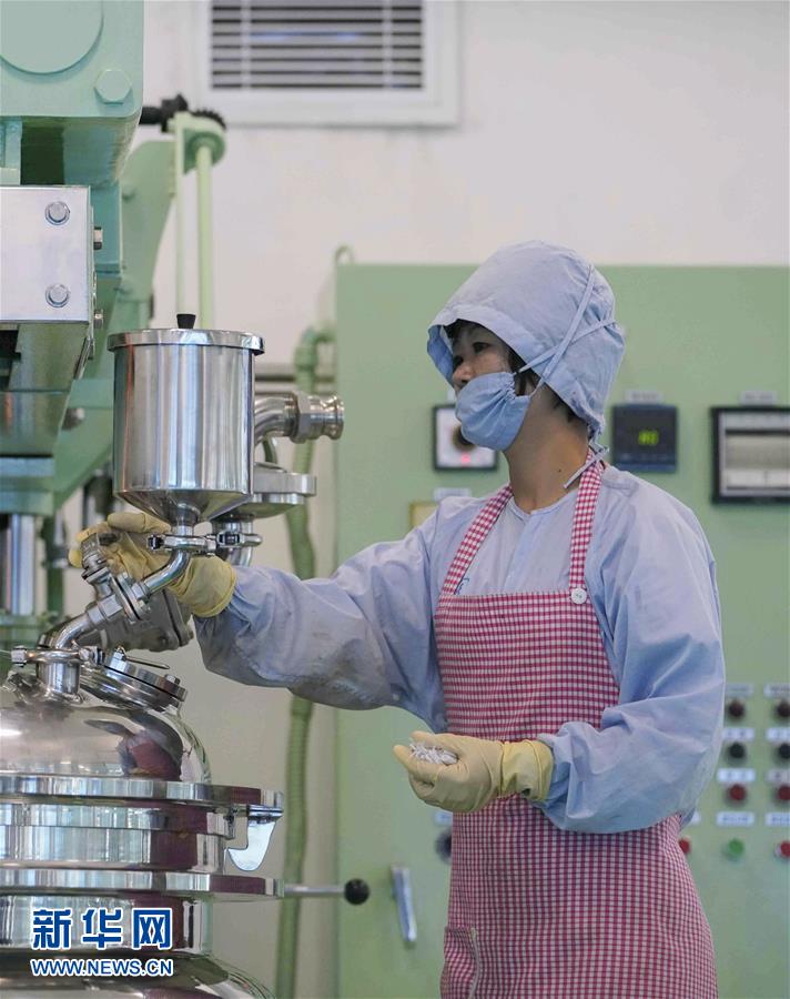 （圖文互動(dòng)）&ldquo;銀河&rdquo;飄香進(jìn)萬(wàn)家&mdash;&mdash;平壤化妝品廠(chǎng)走訪(fǎng)記