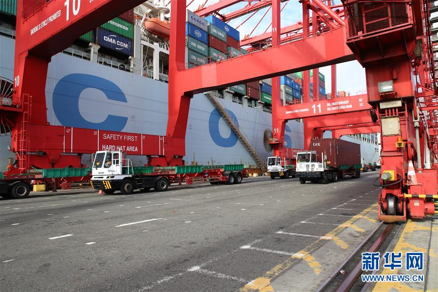 （國際&middot;圖文互動）（2）&ldquo;一帶一路&rdquo;乘長風　時隔四年又重逢&mdash;&mdash;記&ldquo;中遠荷蘭&rdquo;號再次停靠科倫坡港