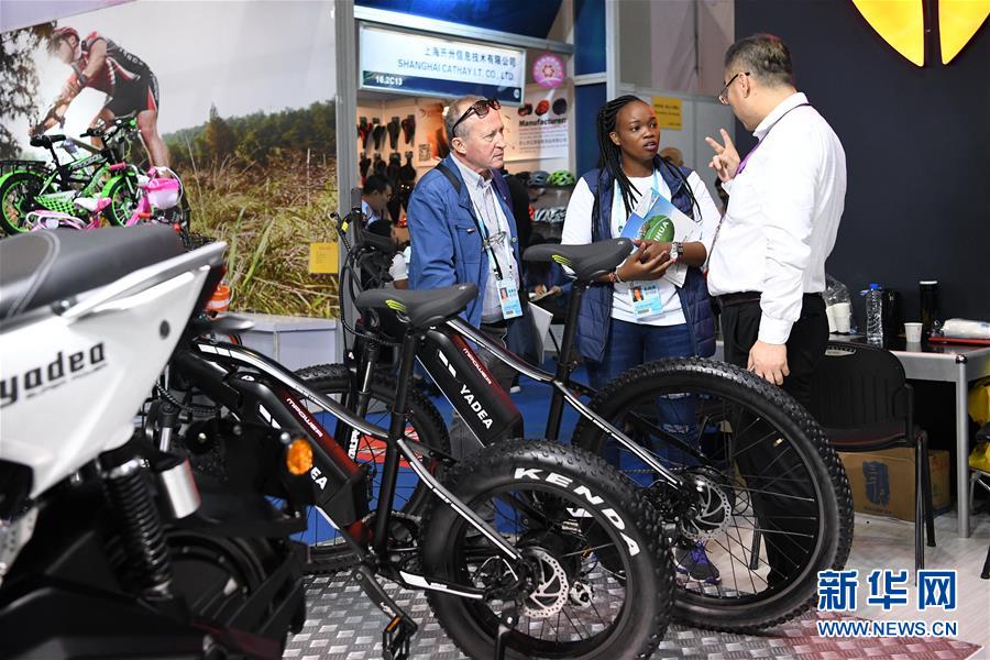 (新華全媒頭條·圖文互動(dòng))(3)從廣交會(huì)到進(jìn)博會(huì)——中國對外開放再譜新樂章