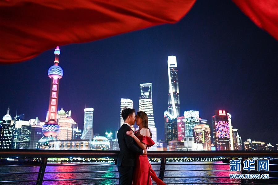 （鏡觀(guān)進(jìn)博會(huì)）愛(ài)在外灘