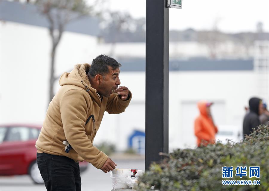 （國(guó)際&middot;圖文互動(dòng)）（6）通訊：&ldquo;根本沒有人在乎我們&rdquo;&mdash;&mdash;探訪美墨邊境墻邊的&ldquo;日工&rdquo;市場(chǎng)