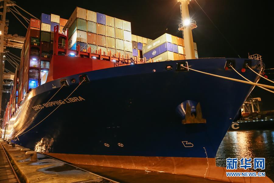 （國(guó)際&middot;圖文互動(dòng)）（1）遠(yuǎn)洋巨輪上遲來(lái)的年夜飯