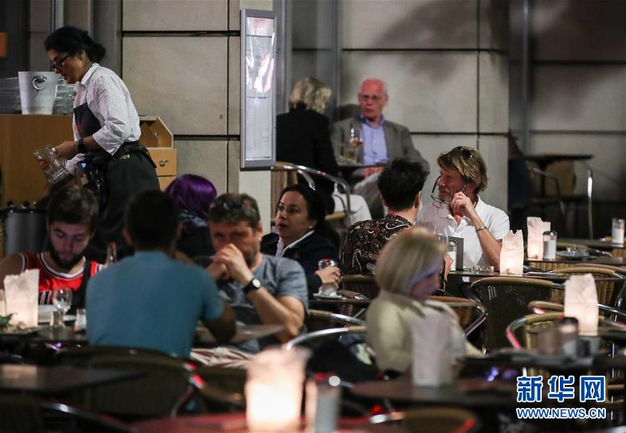 (國際)(3)德國柏林:夜來“菩提樹下”