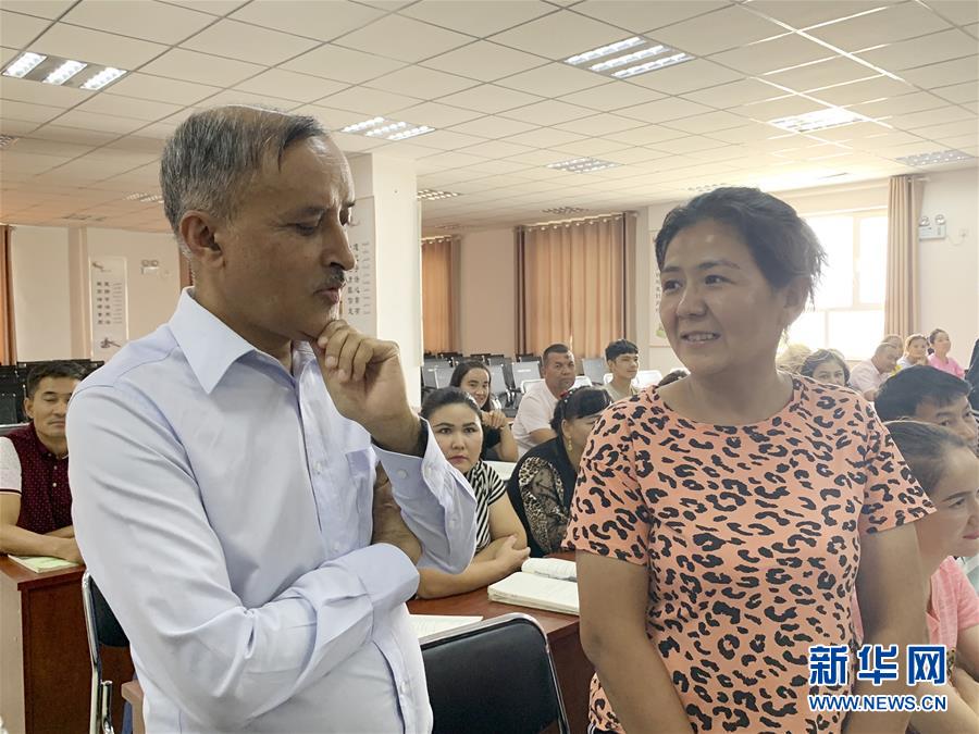 （圖文互動）（2）多國駐華使節(jié)參訪新疆：中國反恐、去極端化經(jīng)驗值得學(xué)習(xí)借鑒