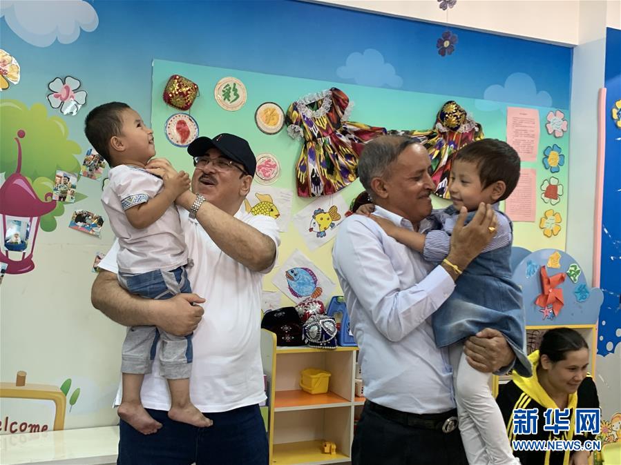 （圖文互動）（3）多國駐華使節(jié)參訪新疆：中國反恐、去極端化經(jīng)驗值得學(xué)習(xí)借鑒