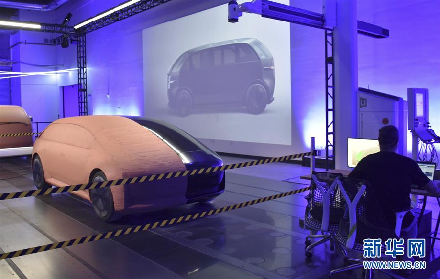 (國際·圖文互動(dòng))(2)美國電動(dòng)汽車公司Canoo新車首發(fā)瞄準(zhǔn)中美兩大市場