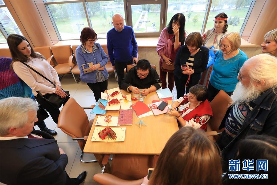 (國(guó)際)(2)中白民間藝術(shù)精品展在白俄羅斯開幕