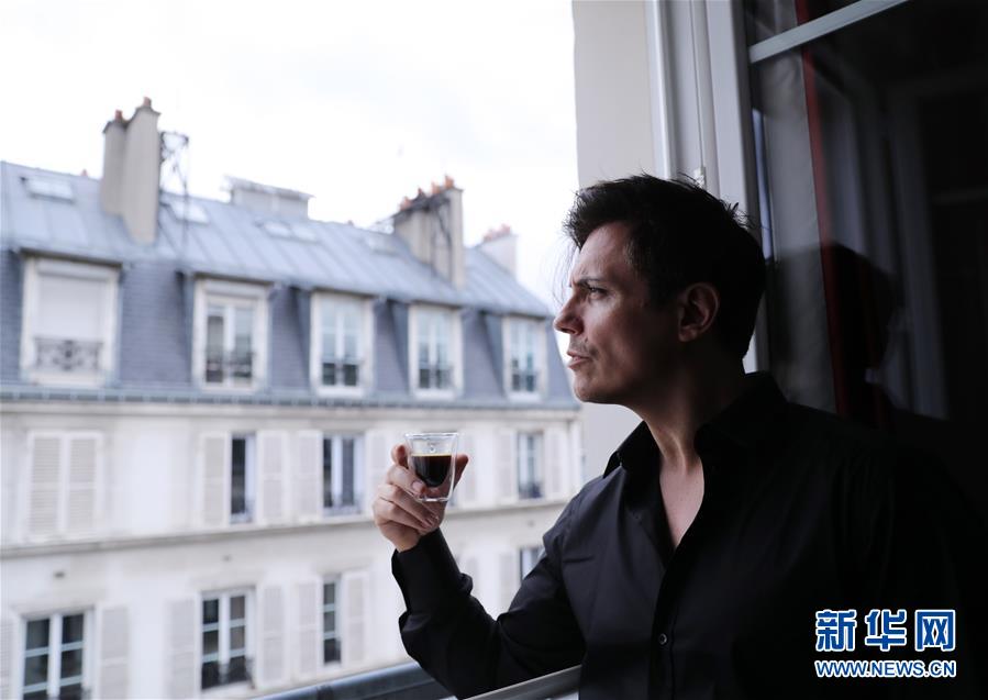 （國(guó)際&middot;圖文互動(dòng)）（5）通訊：手牽手，我們共同驅(qū)散陰霾&mdash;&mdash;法國(guó)音樂人創(chuàng)作抗疫歌曲背后的故事