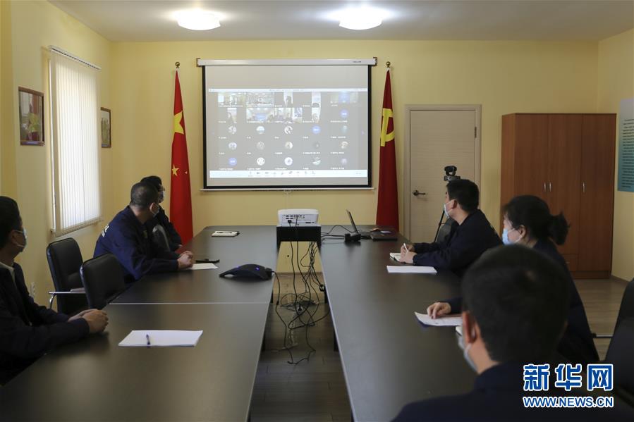 （國際疫情&middot;圖文互動(dòng)）（1）&ldquo;和祖國的專家聊一聊很安心&rdquo;&mdash;&mdash;記中國援哈薩克斯坦醫(yī)療隊(duì)指導(dǎo)同胞抗疫