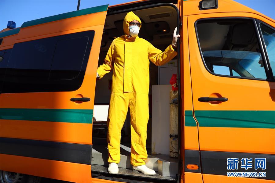 （國(guó)際疫情&middot;圖文互動(dòng)）（1）通訊：埃及救護(hù)車?yán)锏?ldquo;逆行者&rdquo;