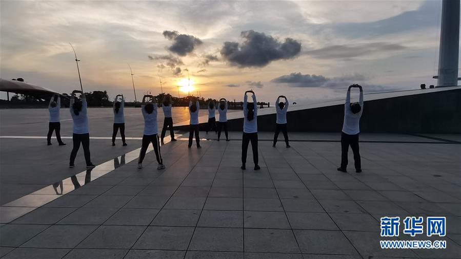 （國際疫情&middot;圖文互動）（7）中國醫(yī)療專家組為赤道幾內(nèi)亞抗疫帶來&ldquo;希望之光&rdquo;