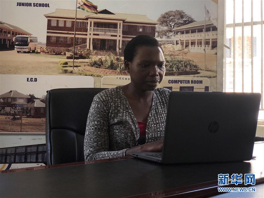 （海外抗疫故事&middot;圖文互動）（5）通訊：疫情阻擋不了津巴布韋人學(xué)中文的熱情