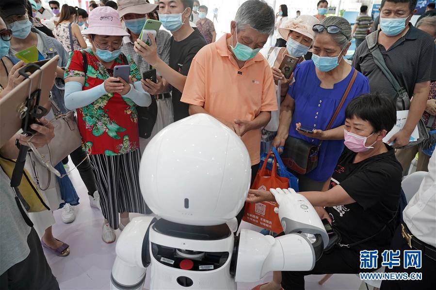 （2020服貿(mào)會(huì)）（4）機(jī)器人中醫(yī)&ldquo;坐診&rdquo;服貿(mào)會(huì)