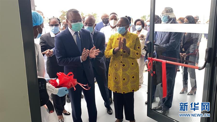 (國際疫情·圖文互動)(6)華大基因承建 安哥拉“火眼”新冠檢測實驗室揭幕