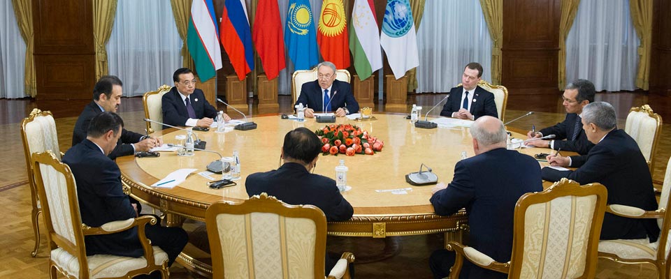 納扎爾巴耶夫集體會見上海合作組織成員國總理、秘書長和地區(qū)反恐怖機構(gòu)執(zhí)委會主任