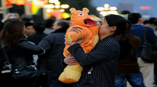 提前供暖誰說了算?天氣無常 公共服務(wù)要暖心！