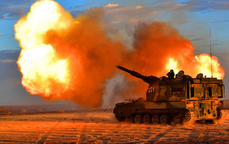 戈壁大漠上演自行火炮分隊對抗，場面霸氣！