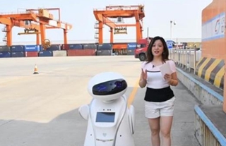 機(jī)器人帶你通關(guān)！青島與上合問與答