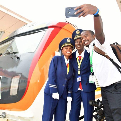 五年來(lái)，習(xí)近平這樣說(shuō)中非合作