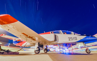 夜航｜戰(zhàn)鷹試翼，有你想不到的美