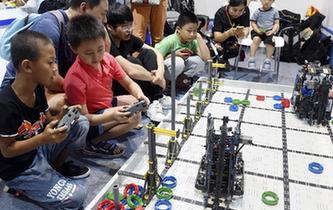 青少年&ldquo;扎堆&rdquo;世界機(jī)器人大會